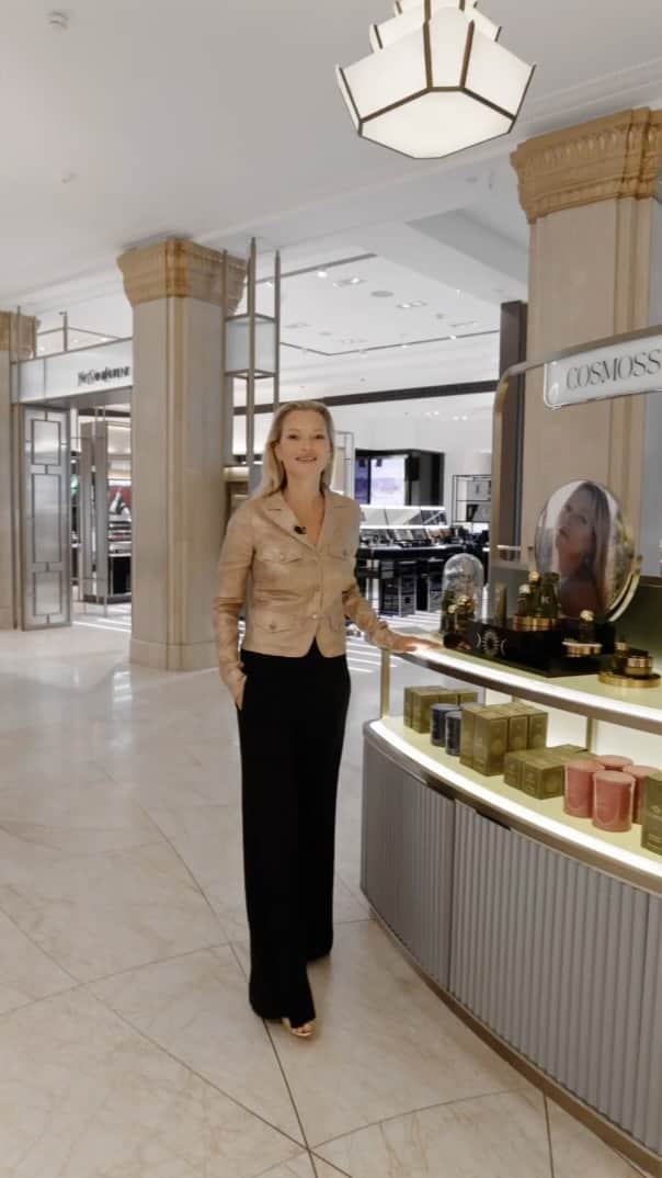 Harrodsのインスタグラム：「What do you do when Kate Moss comes to Harrods? Ask her all her wellness tips, of course. Don’t miss her favourite affirmation 🌟  Find #Cosmoss in The Beauty Halls and at harrods.com  #Harrods #HarrodsBeauty」
