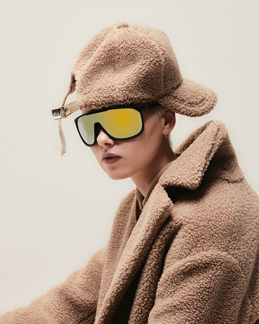 ジョルジオアルマーニのインスタグラム：「Teddy season⁣ ⁣ Photo @alygunawan⁣ Stylist @marcgoehring⁣ Model @ilseroffel」