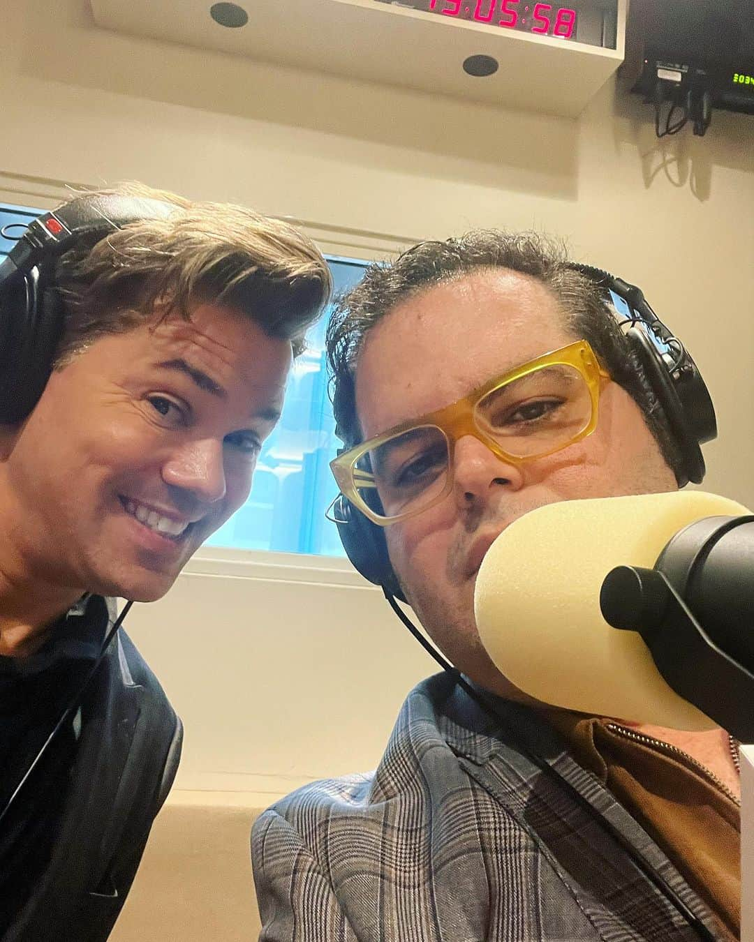 ジョシュ・ギャッドのインスタグラム：「@andrewrannells and I are on NPR. Listen in now!」