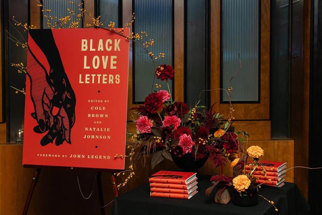 ジョン・レジェンドさんのインスタグラム写真 - (ジョン・レジェンドInstagram)「We hosted a beautiful event to commemorate the publishing of BLACK LOVE LETTERS, the second book on our #GetLiftedBooks imprint, with @getlifted and @zandoprojects! Black Love Letters, edited by @coletdbrown and @_.nataliesunday._ , is a collection of stories honoring Black Love in all its forms. Thank you to everyone who came to celebrate with @stiklori and myself (and @mike_jackson in spirit). Grab a copy of Black Love Letters wherever books are sold!  📸 @caca_santoro」10月27日 2時10分 - johnlegend