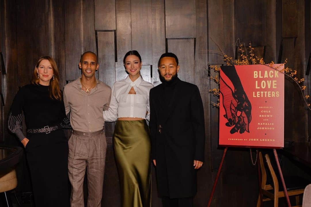 ジョン・レジェンドのインスタグラム：「We hosted a beautiful event to commemorate the publishing of BLACK LOVE LETTERS, the second book on our #GetLiftedBooks imprint, with @getlifted and @zandoprojects! Black Love Letters, edited by @coletdbrown and @_.nataliesunday._ , is a collection of stories honoring Black Love in all its forms. Thank you to everyone who came to celebrate with @stiklori and myself (and @mike_jackson in spirit). Grab a copy of Black Love Letters wherever books are sold!  📸 @caca_santoro」