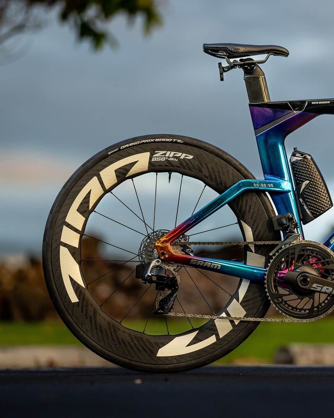 Zipp Speed Weaponryのインスタグラム：「@skyemoench finished a solid 7th place at this year's @ironmantri World Championships in Kona, HI aboard this stunning @trekbikes Speed Concept. In the latest installment of the Zipp Speed Podcast, we caught up with Skye to talk about her training and background in the sport, as well as the rise of tubeless set ups in triathlon and the importance of wheel choice. Head to the LINK IN BIO to hear from Skye!」