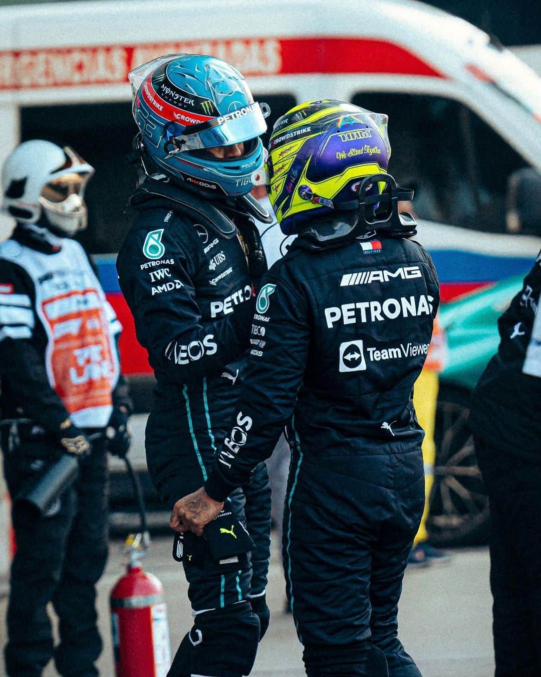 MERCEDES AMG PETRONASさんのインスタグラム写真 - (MERCEDES AMG PETRONASInstagram)「Last time out in Mexico. 💚🤍❤️ Good memories, let’s go out there this weekend and make some more. 💪」10月27日 2時20分 - mercedesamgf1