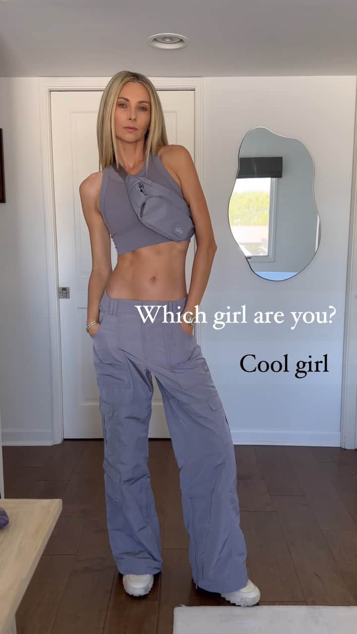 Ludi Delfinoのインスタグラム：「Obsessed with this drop, meet Fog! I could not pick just one look 🤷‍♀️ Which one are you feeling today? @alo」