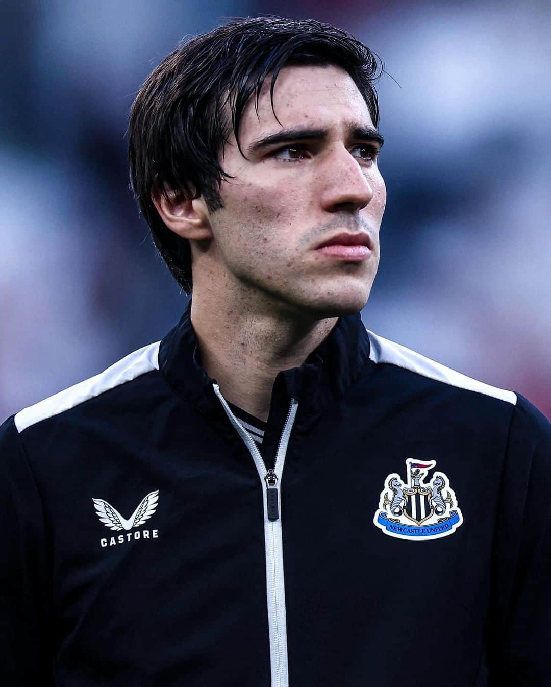 のインスタグラム：「🚨 BREAKING: Sandro Tonali has been banned for 10 months following gambling breaches. He must also undergo a rehab programme for 8 months (via @fabriziorom)」