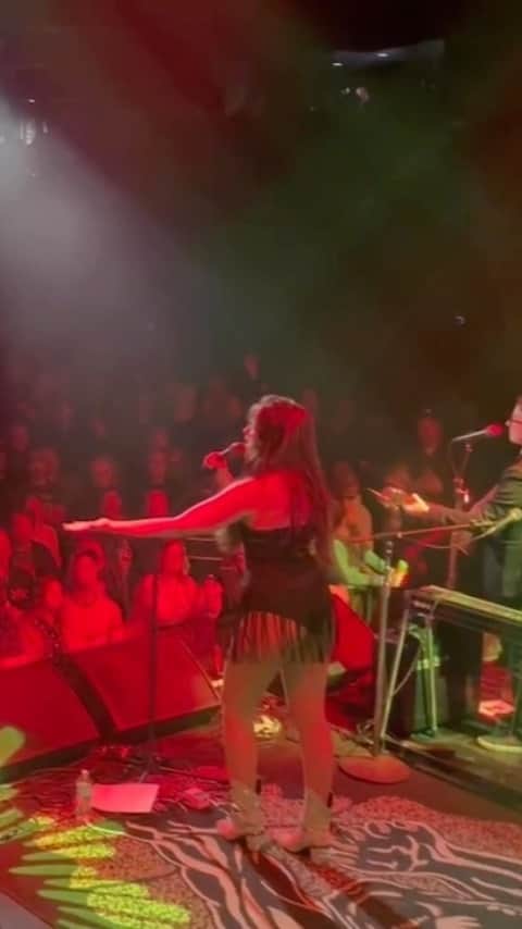 のインスタグラム：「Taking cover suggestions. Ideally they’d be of the Dad Rock variety but open to all. Comment below!!! ❤️ #foreigner   Ps can’t wait to head back to @firstavenue in may!!! Minneapolis have you gotten your tickets yet?!」