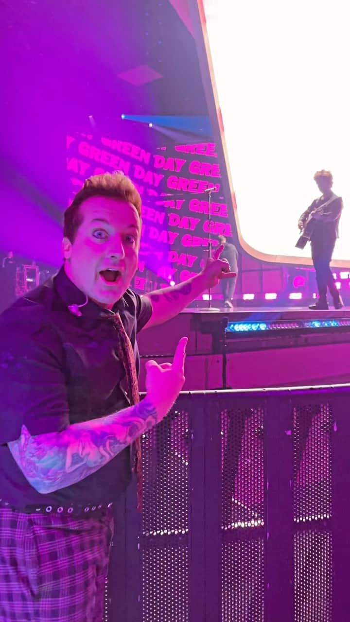 Green Dayのインスタグラム：「Show is about to start. LIVE on Amazon Prime」