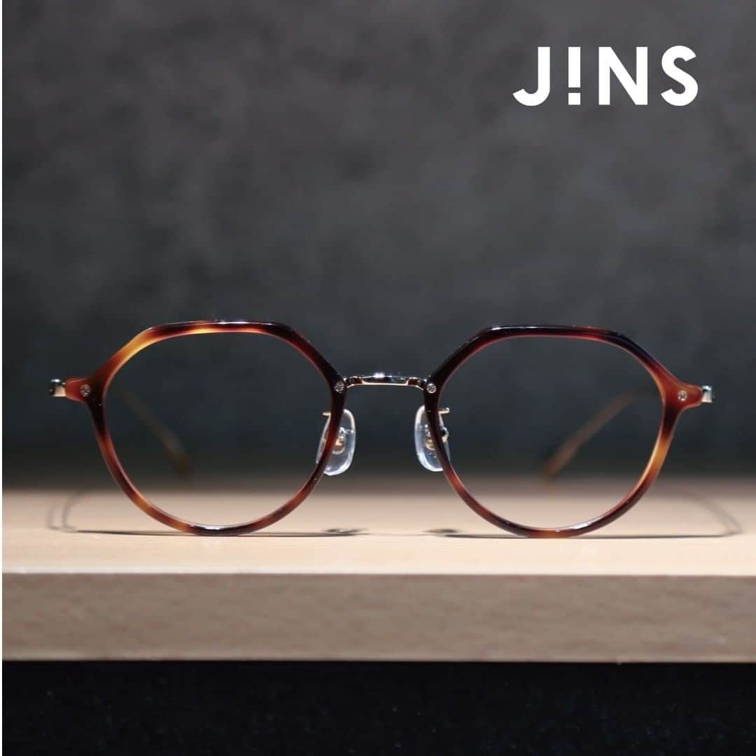 JINS PHILIPPINESのインスタグラム：「[JINS CLASSIC series]  A regular series you can’t miss   Model: MCF-22A-038  #JINS #CLASSIC #Lightandcomfortable #frame #glasses #eyewear #elegant #fashionable」