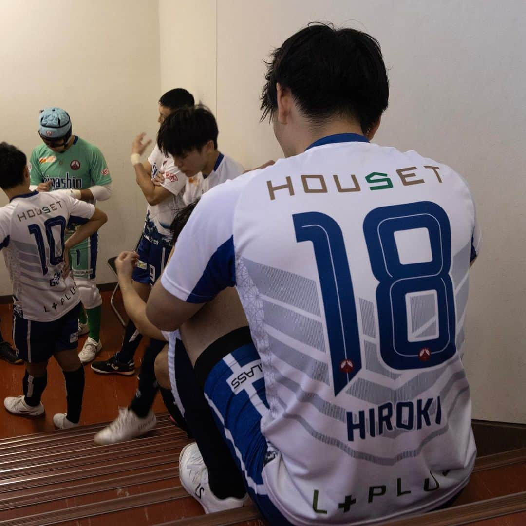 墨田区さんのインスタグラム写真 - (墨田区Instagram)「【💨応援しよう📣フウガ🎊ホームゲーム🐊】 ＼＼⚽墨田区ホームタウンチーム🏟フウガドールすみだ⚽　／／  10月28日(土)に墨田区総合体育館でホームゲームが開催します🏟  -————————————— 前回、10/21に行われたFリーグ2023-2024 第17節 バサジィ大分戦は、2-7で敗戦😭  3分、早い時間帯に点を奪われるもNo.36 中田がセットプレーから得点。追いつくもその後立て続けに3失点し、前半は1-4💨  後半でも点数を突き放され、No.19 甘利の得点もありましたが、最終スコア 2-7で試合終了になりました🥲  次こそは、勝利を勝ち取れるよう、みんなで応援しましょう🎖️ -—————————————  ■10/28 試合概要 Fリーグ ディビジョン1 第18節 フウガドールすみだ vs 立川アスレティックFC 【日時】10月28日(土) 16:30キックオフ ※15:00開場 【会場】墨田区総合体育館  フウガドールすみだ 公式アカウント：@fugador_sumida  ▼試合のハイライト ▽フウガドールすみだ公式YouTubeチャンネルにて公開中します！(水曜日に第17節まで更新予定) https://us.msgs.jp/c2/I0aHS?t1=CB&t2=3H5yzWFMPUG&t3=s8Wlm  #墨田区 #すみだ #sumida #東京 #tokyo #わたしのすみだ自慢 #これもすみだのシティプロモーション #風雅 #フウガ #フウガドールすみだ #ホームタウン #フットサル #futsal #スポーツ #sports #墨田区総合体育館 #みんなで応援 #駄菓子  #やおきん #北斎 #スミダイル #若い力 #墨田濃度 #オールすみだ #人つながる」10月27日 17時00分 - sumida_official