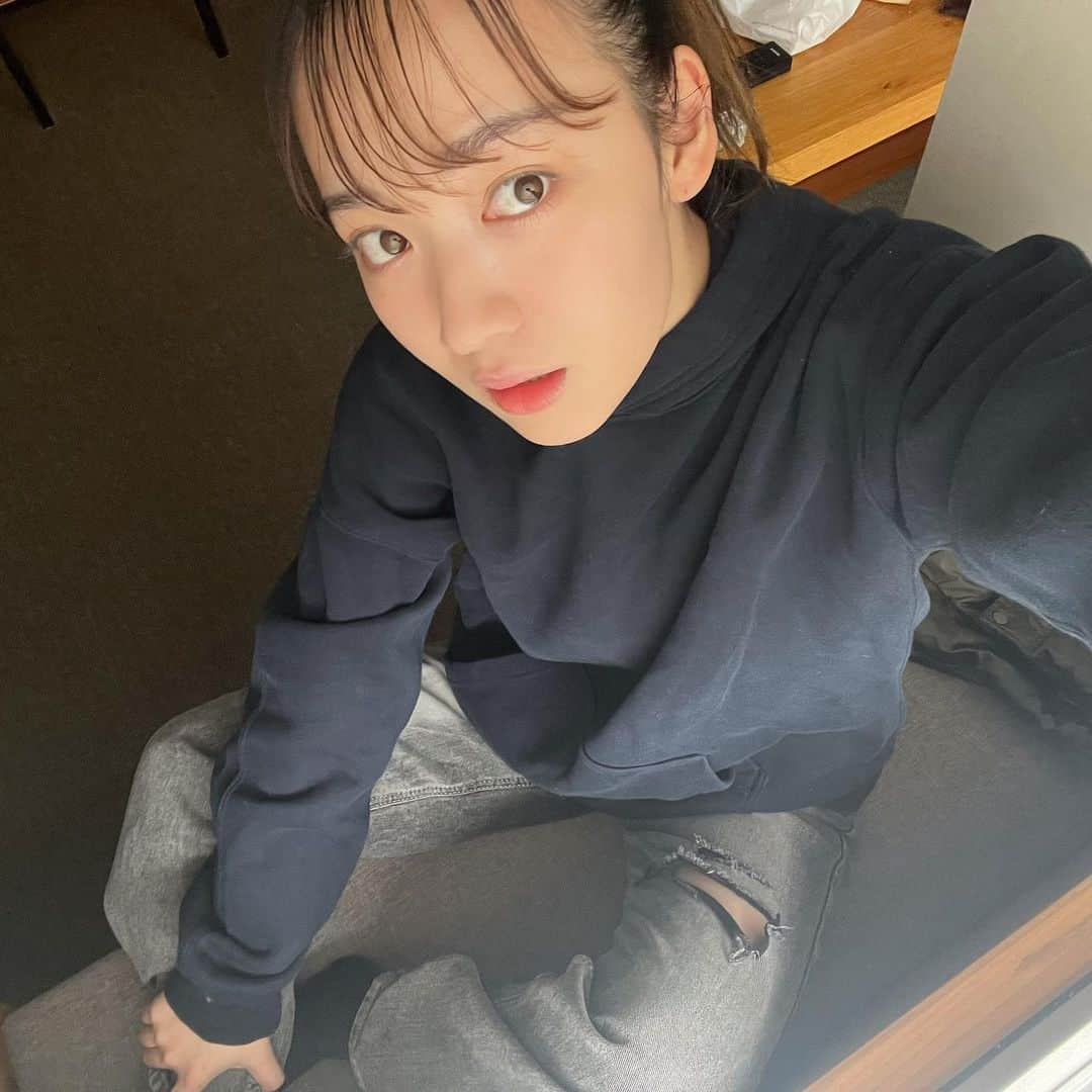 圭叶（KEYKA）さんのインスタグラム写真 - (圭叶（KEYKA）Instagram)「人生初のろくろ体験 ✴︎ なかなか上手く出来てる？？でしょ？☀️ アクセサリー💍置き作ったの✌🏻 出来上がりが楽しみでっさ 動きやすいスウェットスタイルでの参戦」10月27日 13時05分 - https.keyka