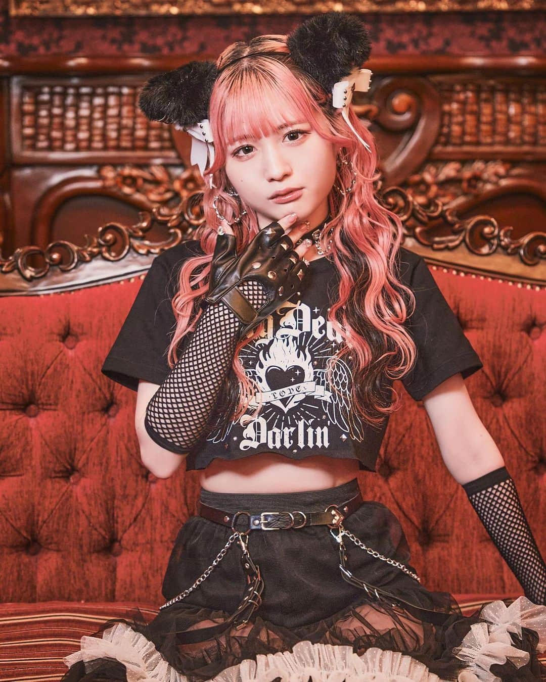 MyDearDarlin’のインスタグラム：「🩵 水城梓 Azusa Mizushiro  2023.11.09 MyDearDarlin'生バンド単独LIVE 『My Hot Darlin'❤️‍🔥』 @ Spotify O-EAST  ✨🎸ソロビジュアル公開✨🎸  ゴシックロックをイメージしたこの日のための新衣装です💀🖤  2023年11月9日にお披露目🆕 お楽しみに✨  #マイディア  #MyDearDarlin #アイドル #idol #バンド #生バンド #バンドセット」