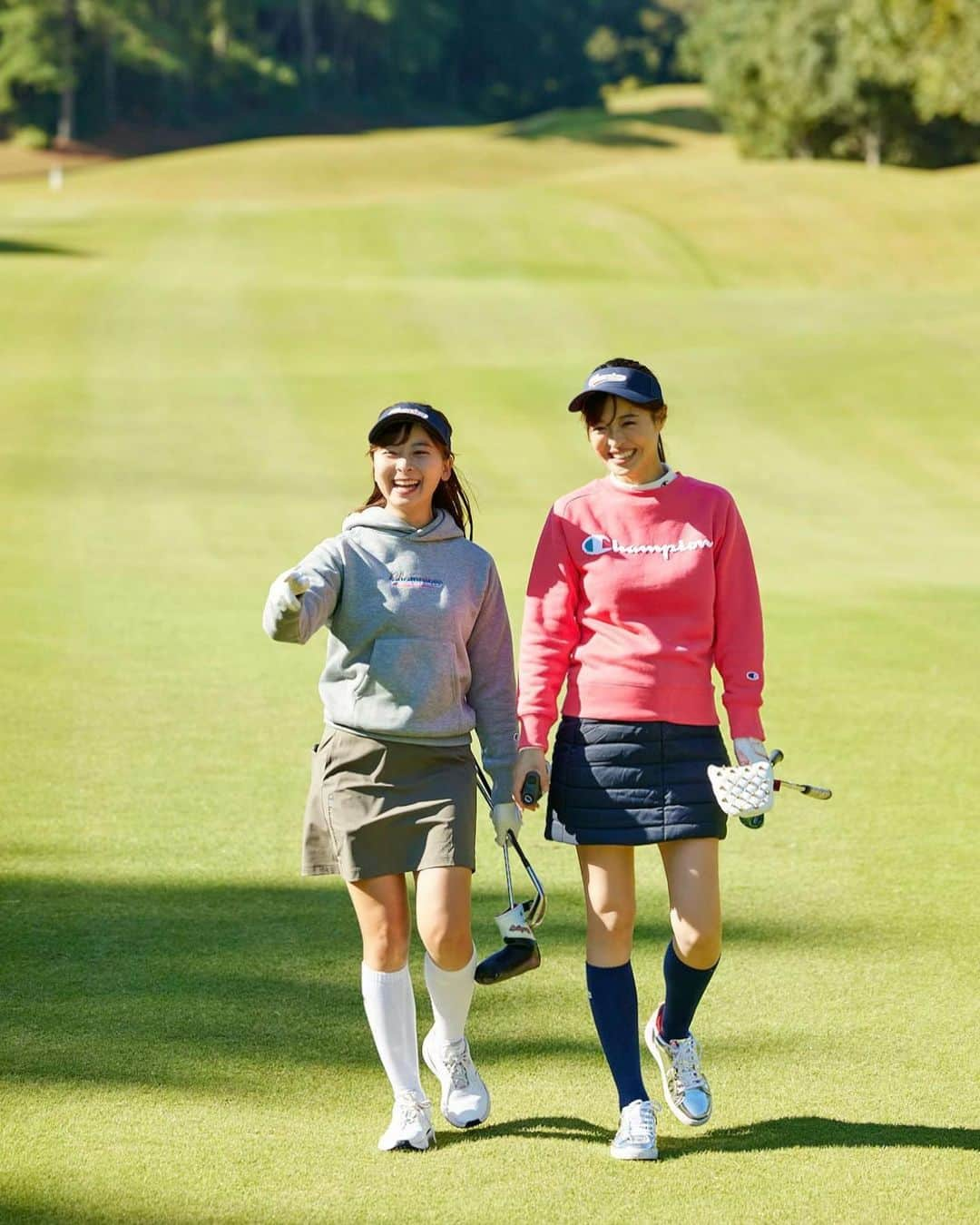 なみきさんのインスタグラム写真 - (なみきInstagram)「昨日は チャンピオン✖️EVENさんのコンペでした⛳️ @champion_japan  @even_magazine  ・ ・ モデルの方からアスリートの方まで様々なメンバーが集まって、とても楽しいコンペになりました☺️ 2人１組のチーム戦で、私はお久しぶりのとしみんと！！ お互いミスしてナイスショットしてのバランスがとても良くて後半ハーフはまさかのEVEN☺️ こんなこと1人だったら絶対ない！笑 こういうゴルフもいつもと違ってとても楽しい！ そしてウェアも動きやすくてゴルフしやすかったな〜！！ ・ ・ #golf #ゴルフ #GOLF #チャンピオン #CHAMPION #champion #even #ゴルフ女子 #ゴルファー #PR」10月27日 13時29分 - namiki_golf