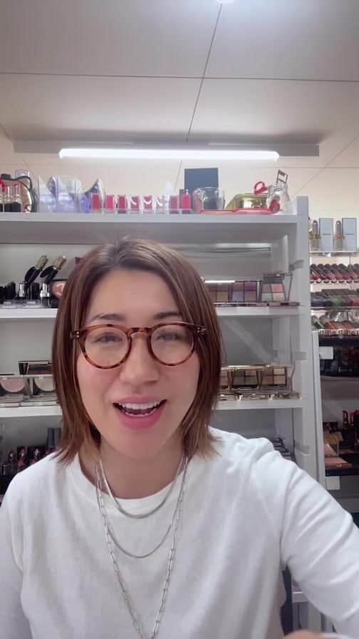 のインスタグラム：「Q&Aライブ♡  次回の予定11/1 19:00〜 定期ライブwith森田ちゃん 買い物開封系予定  よろしくお願いします☺️」