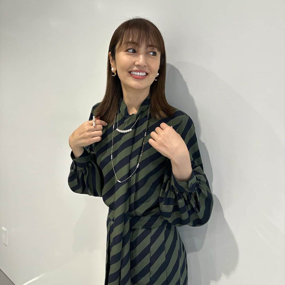 矢田亜希子さんのインスタグラム写真 - (矢田亜希子Instagram)「日本テレビ『沸騰ワード10』 10月27日19:00〜 衣装のブラウス&スカート👗 @akrisofficial  ジュエリー💎 @tasaki_intl  モコモコシューズ👡 @sergiorossi  #沸騰ワード10 #コストコ#ハロウィンパーティー」10月27日 13時45分 - akiko_yada