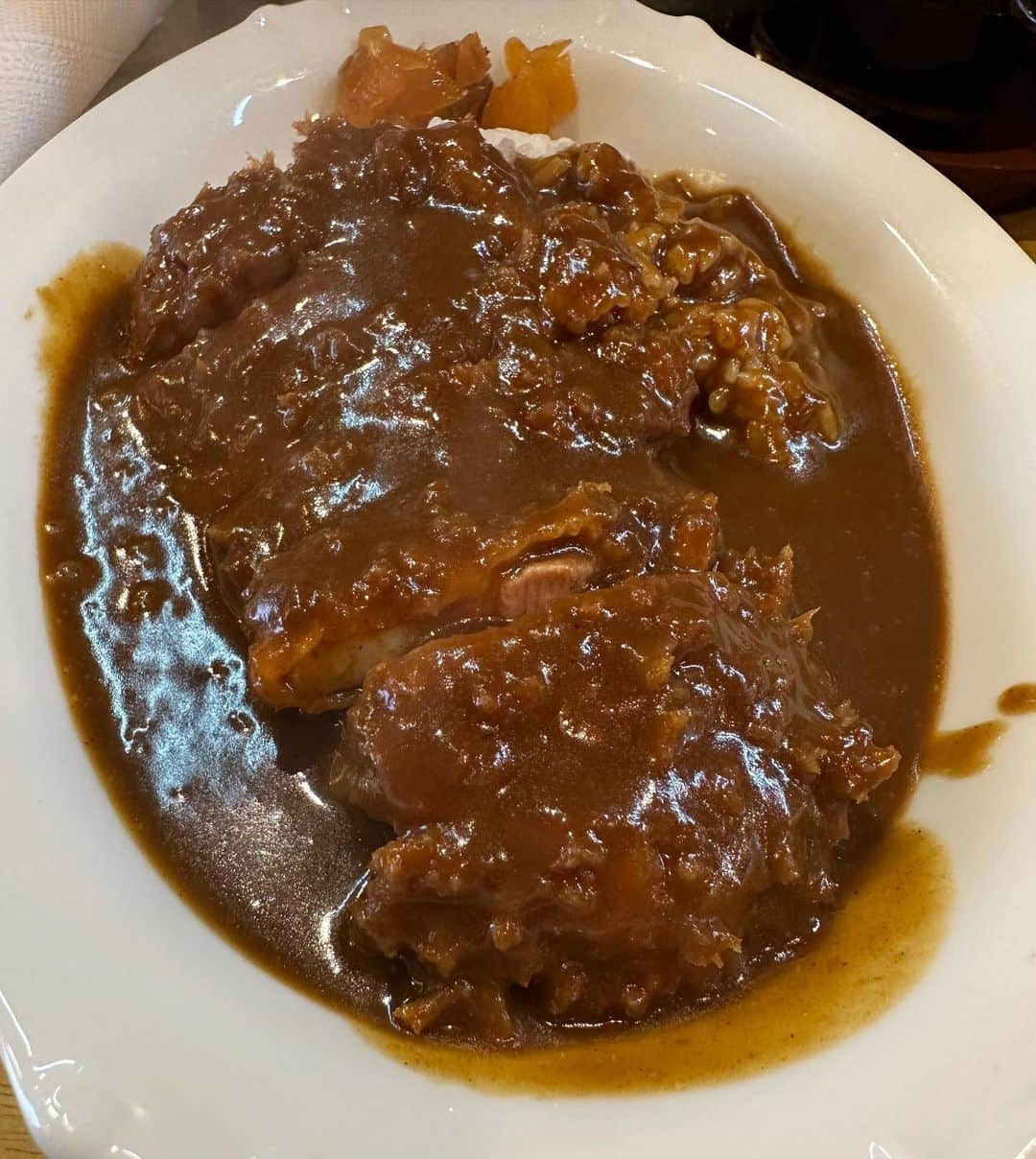 ハチミツ二郎さんのインスタグラム写真 - (ハチミツ二郎Instagram)「平井 いちごやのカツカレー ¥850- とんかつ屋のカツカレーだけどルウも美味い。  #とんかつ #curry #tonkathu」10月27日 13時54分 - jirohachimitsu