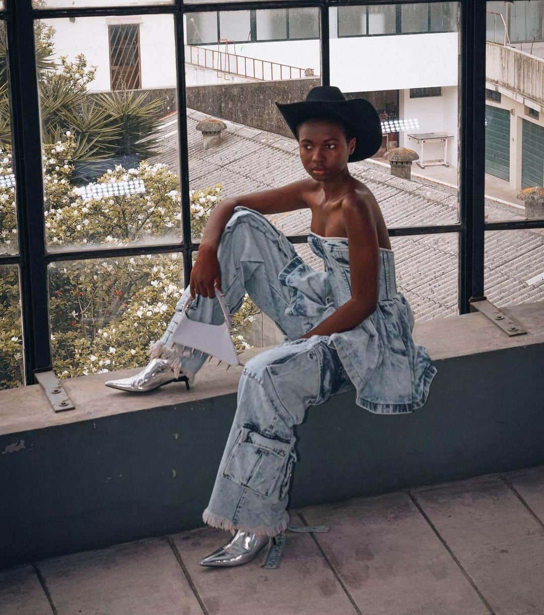 Marques Almeidaのインスタグラム：「Double denim, double the fun! 💙  Shop all our Acid wash denim items at marquesalmeida.com  #marquesalmeida #howdoyouwearyourma #denim」