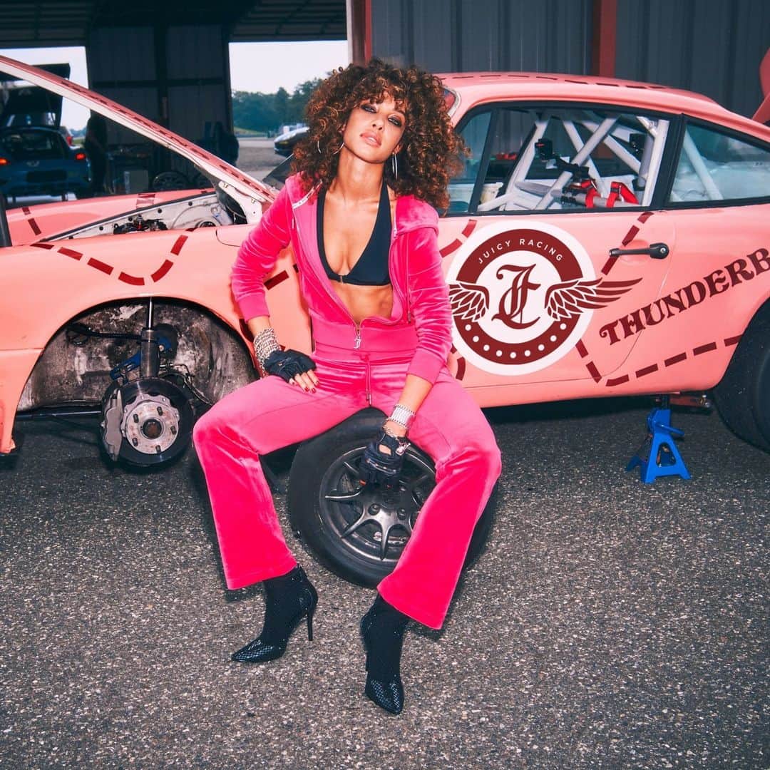 ジューシークチュールのインスタグラム：「All geared up #JuicyCouture」