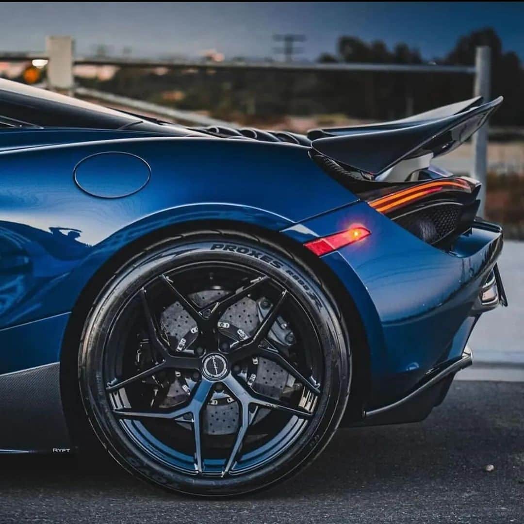 CARLiFESTYLEさんのインスタグラム写真 - (CARLiFESTYLEInstagram)「McLaren’s just have that 🔥🔥  Los Angeles, California␟| brixtonforged.com  Sales inquiries contact: 1.888.397.6601℡ | sales@brixtonforged.com」10月27日 5時27分 - carlifestyle