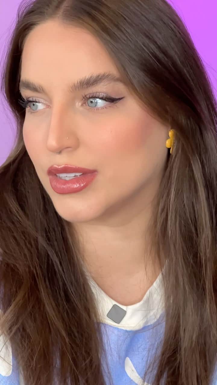 Bruna Unzuetaのインスタグラム：「E o copia e cola de hoje foi a tendência da make “Mermaid Eyes”, me inspirei em algumas releituras da Hailey Bieber.  E aí, gostaraaaam? 🧜‍♀️」