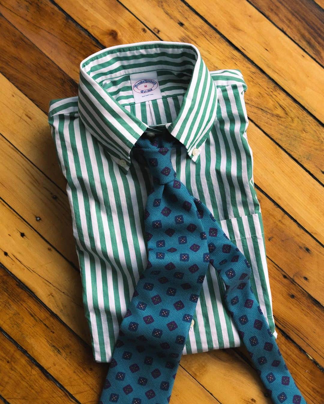 ブルックスブラザーズのインスタグラム：「All is fair in love and foulard. Italian-spun wool & silk in a timeless geometric foulard motif. Making statements since 1818.」