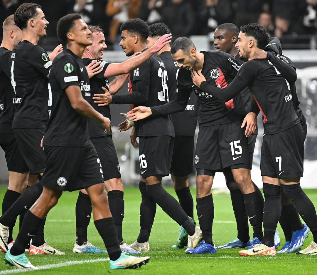 セバスティアン・ローデさんのインスタグラム写真 - (セバスティアン・ローデInstagram)「🦅🇪🇺 ⚽️⚽️⚽️⚽️⚽️⚽️ #SGE @eintrachtfrankfurt」10月27日 5時54分 - rodesebastian