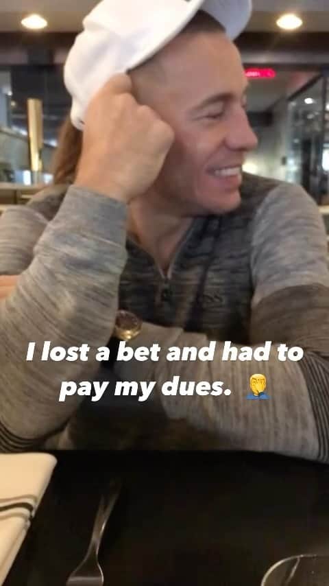 のインスタグラム：「Don’t ever bet anytime 10 push ups with @82spaniard 😂」