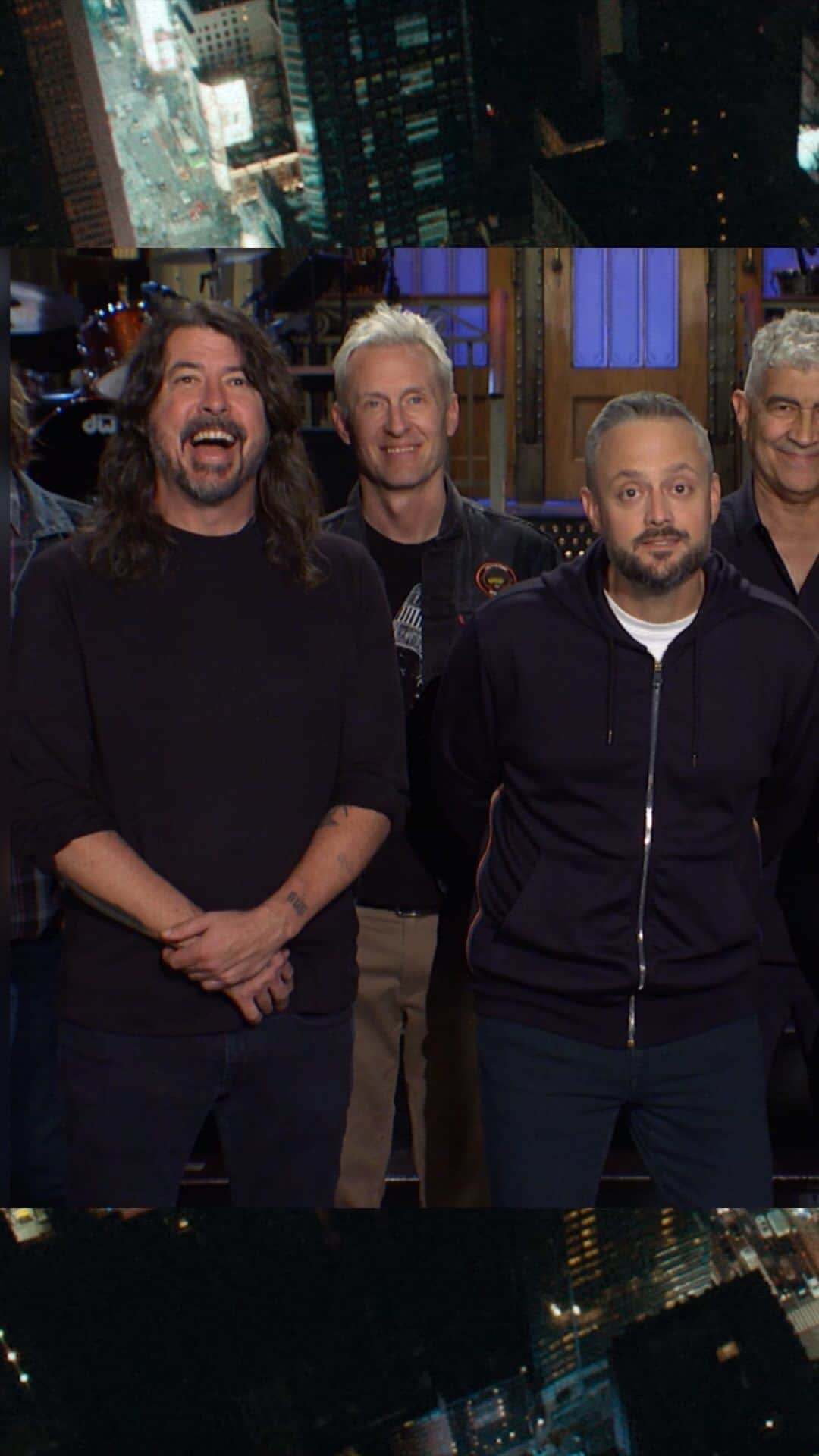 Saturday Night Liveのインスタグラム：「SATURDAY! @natebargatze hosts with musical guest @foofighters!!!」