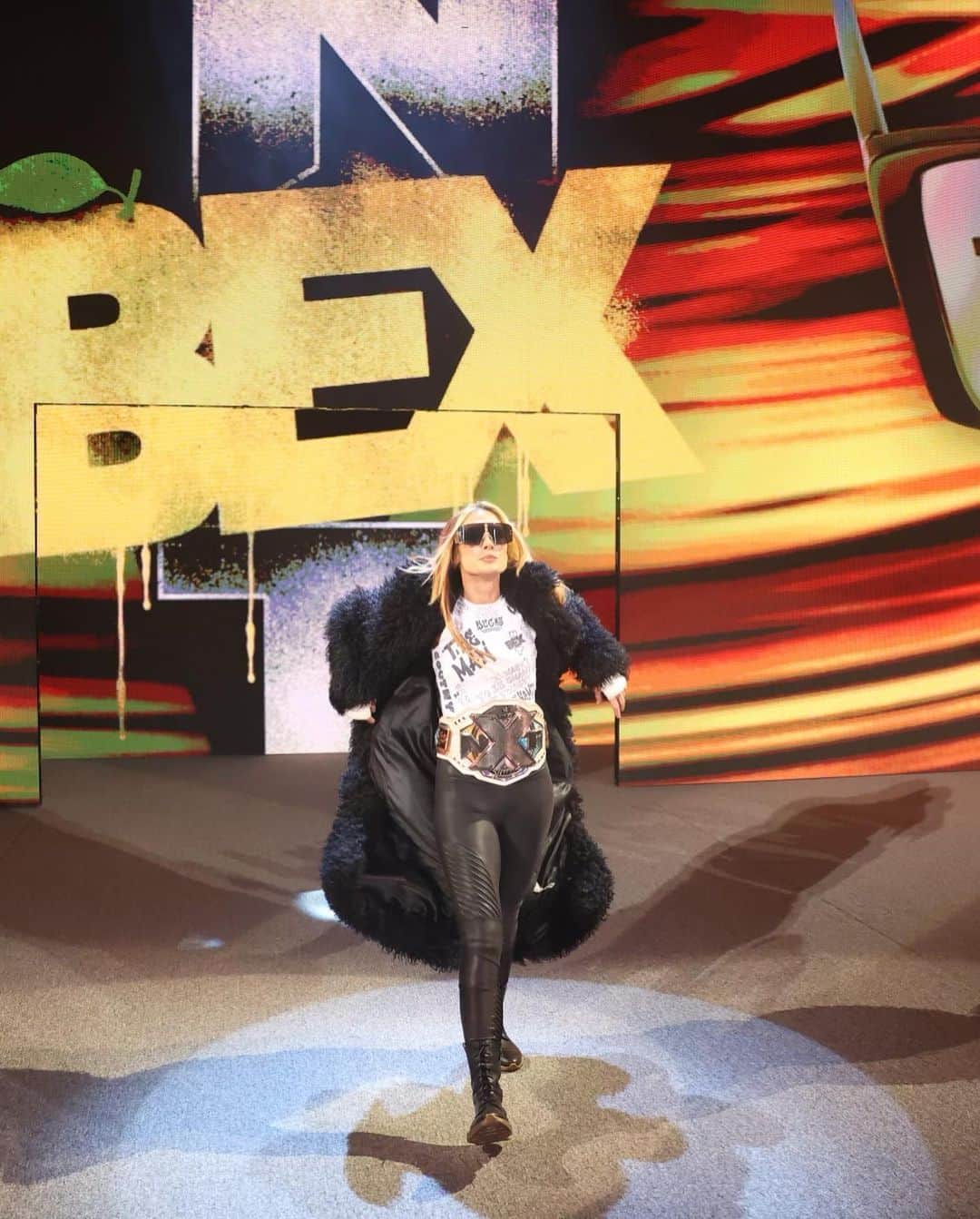 レベッカ・ノックスさんのインスタグラム写真 - (レベッカ・ノックスInstagram)「The NbeXT era has come to an end. I am immensely proud of my run as NXT womens champion. From getting to step in the ring with some of the finest up and comers to open challenges on Raw and being a catalyst for highlighting the wealth of hungry talent we have on our roster.  @real_valkyria is the real deal and will be a star for years to come. The future is in good hands.」10月27日 6時03分 - beckylynchwwe