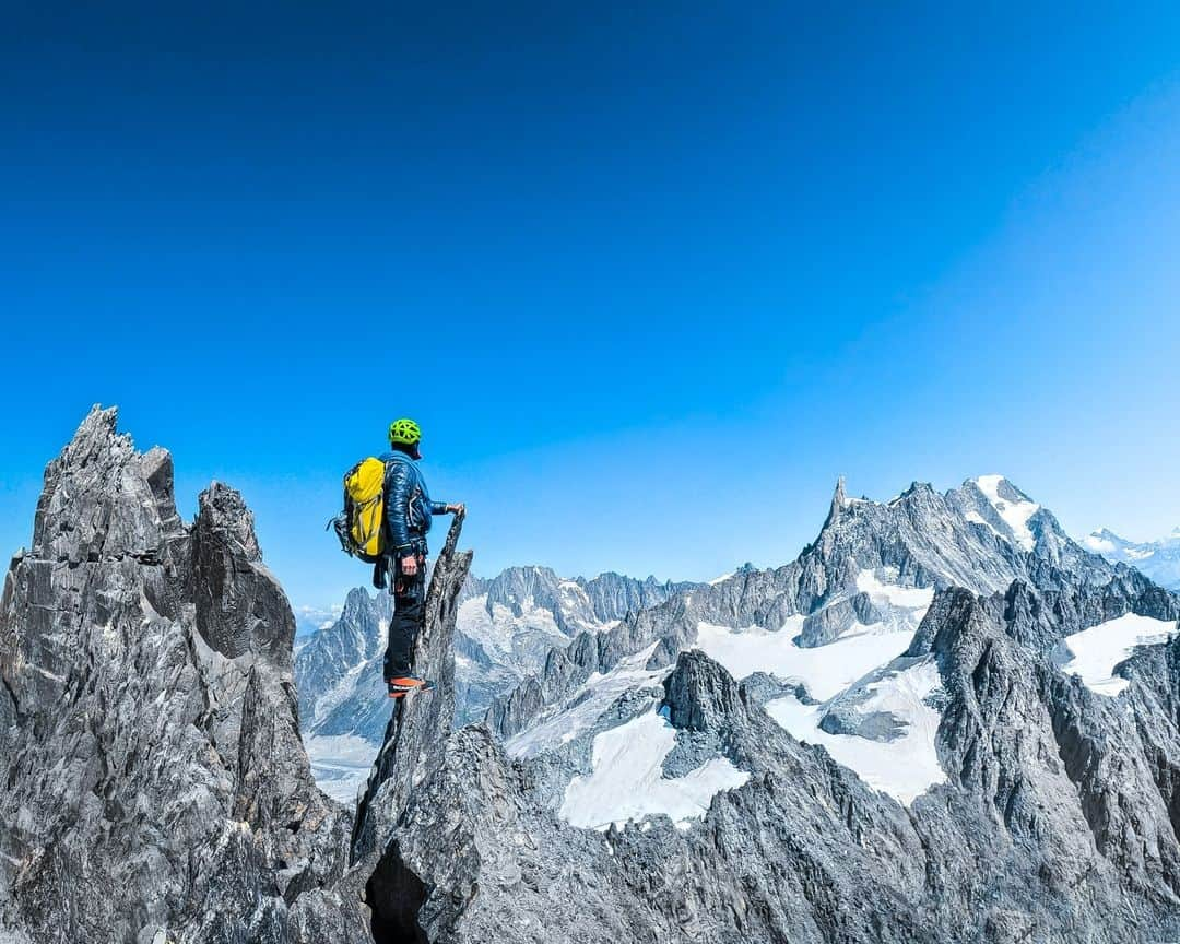 goproさんのインスタグラム写真 - (goproInstagram)「Photo of the Day: @yorimitsugoto is king of the castle 👑 This summit bid scored him a $500 payday.  Did you know that GoPro Subscribers earn 2x the cash on all featured content submitted to GoPro Awards. Upload yours now at GoPro.com/Awards or the @quik app.  @goprofr #GoProFR #GoPro #Climbing #Mountaineering #Chamonix #France」10月27日 6時05分 - gopro