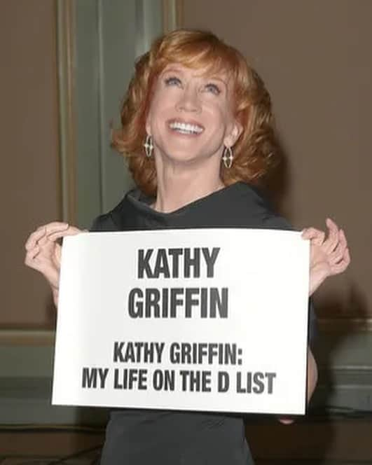 キャシー・グリフィンのインスタグラム：「You missed it…I missed it…no need to reminisce any longer… Kathy Griffin: My Life on the D-List is making its comeback! After working my ASS off to buy this show back, we are going to watch it together… for free! I’ll be rolling out clips on my TikTok page starting RIGHT NOW… See ya over there, gurrrllls 😉」