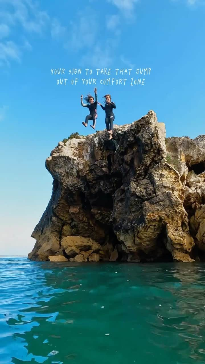 Live To Exploreのインスタグラム：「@sophiachiara__ is giving a sign to jump out of your comfort zone! 😍  💡Cliff jumping is a great way to experience the natural beauty of Germany and to get an adrenaline rush at the same time. Just be sure to stay safe and have fun!  Spread the travel inspiration by sharing this post with your fellow explorers!😍  🎥 : @sophiachiara__」