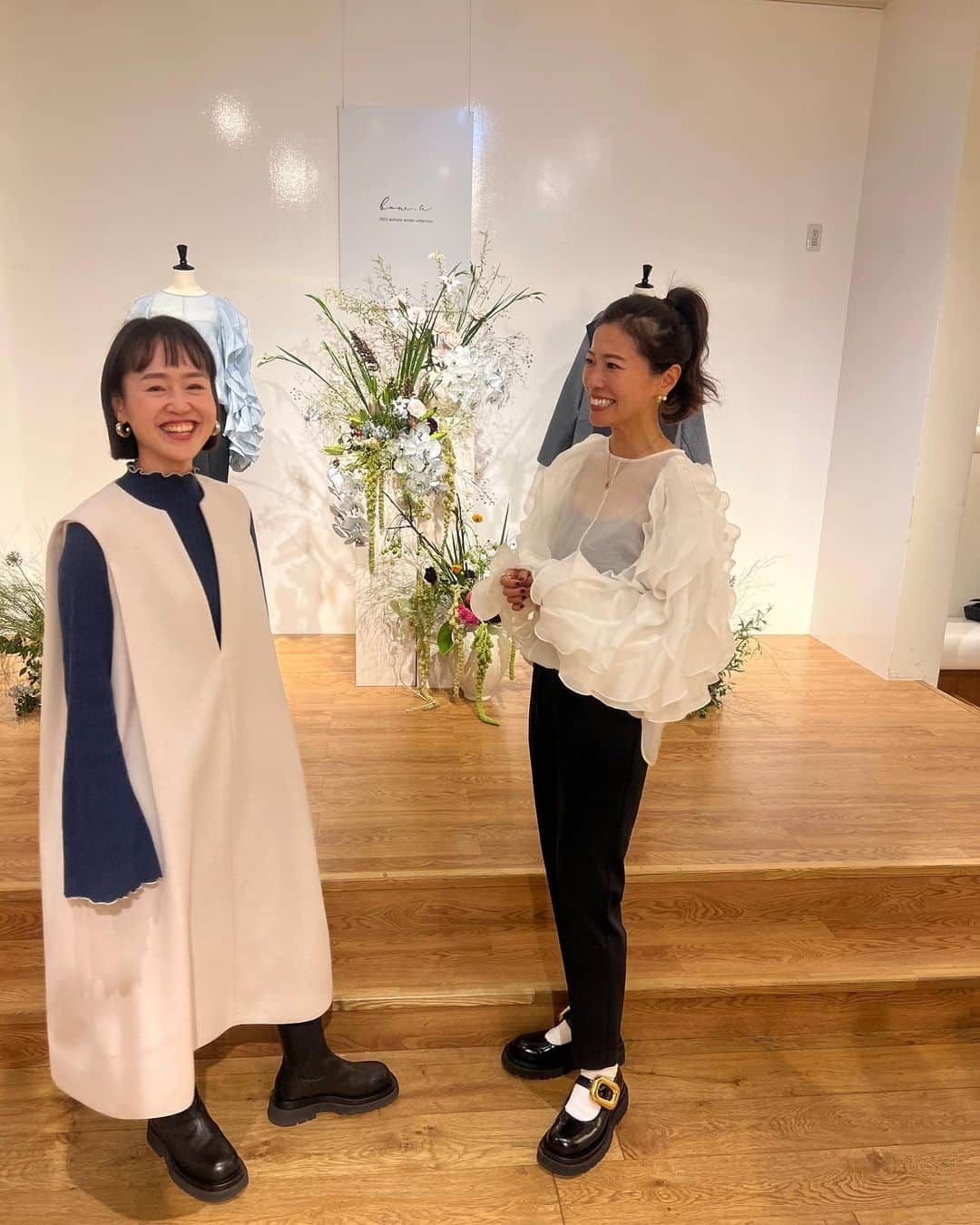 ayu kagawaさんのインスタグラム写真 - (ayu kagawaInstagram)「@bow.a_official Osaka POP UP 3日間、本当に有難うございました🥹🤍  前回も来て下さったお客様、初めましてのお客様、お友達のみんな🫶 皆様にお会い出来てお話し出来てとてもとても楽しい3日間でした☺️🤍 あっという間に終わってしまって寂しい🥹🥹🥹  お客様が試着して下さるのを見れるのがとても幸せでした🥰 赤ちゃん連れの方や遠方からの方、1人だけどどうしても来たくて勇気出して来ました！と言って下さる方🥹忙しい中お時間作って足を運んで下さったこと、とても嬉しく思っております🥹🫶  VERYスナップ撮影にも入って頂き沢山のサポートをして下さった @yukie__tanaka さん🫶 益々大好きです♡ 有難うございました❣️  そしていつも全力でサポートしてくれるスタッフのみんな🤍🤍🤍 本当に有難うー🥹🫶心から感謝だわ☺️🙏  今回ご一緒させて頂いた @cache_cache.paris さん❣️ 素敵なご縁を有難うございました🥰 special Thanks❣️  今回も沢山の方の協力を頂き実現したPOP UP🌼 感謝の気持ちでいっぱいです😌🙏 　  そしてPOP UPは行けないけれど、とオンラインへの沢山のお問い合わせを有難うございました！ 昨日21時からonlineでも販売が始まっております！✨ オンラインもPOP UPと同じラインナップをご用意しておりますのでお買い物を楽しんでいただけたら幸いです😌🌼  有難うございました！🤍」10月27日 6時45分 - ayuyunyun