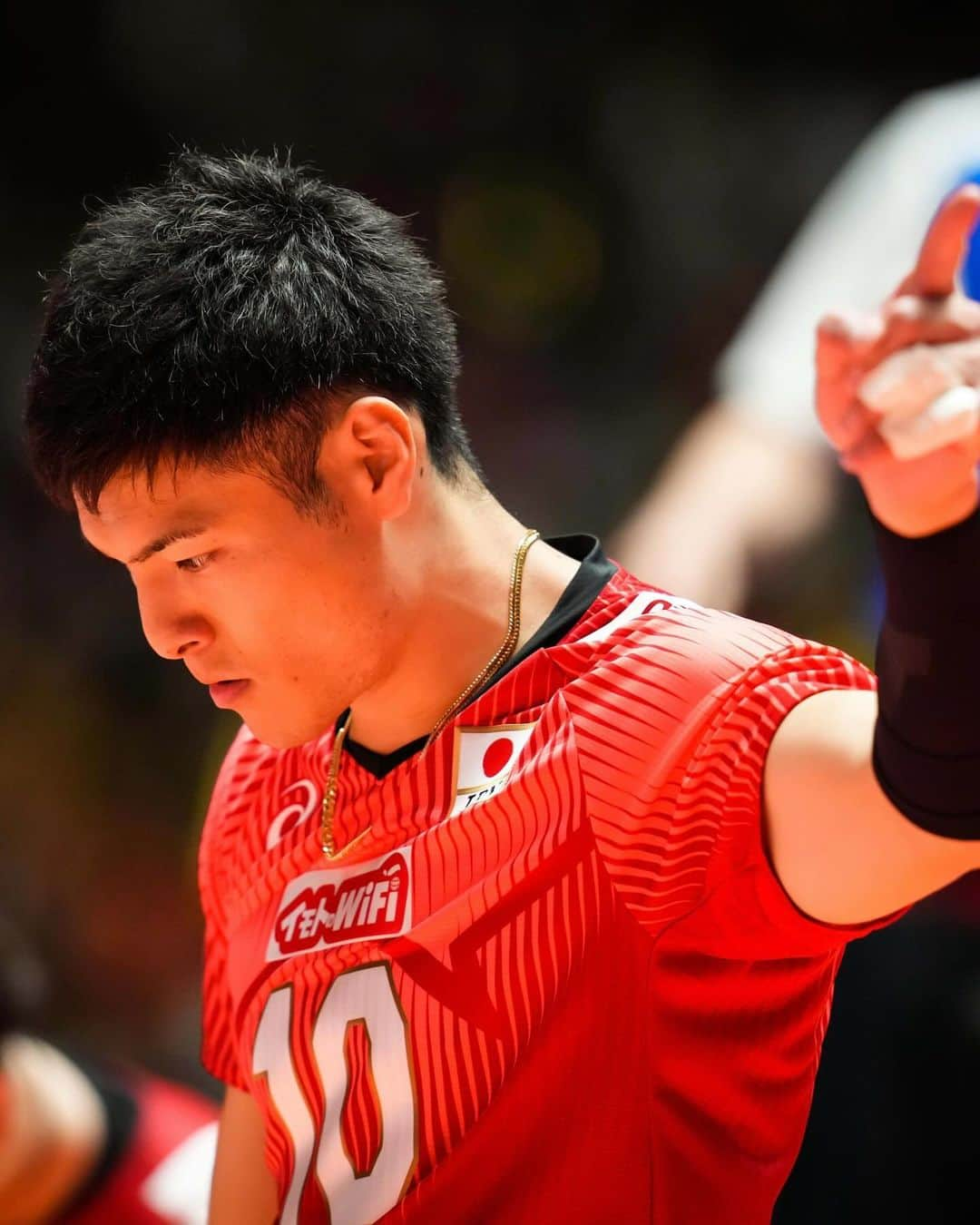 高橋健太郎のインスタグラム：「THIS SEASON: KENTARO TAKAHASHI🇯🇵  The middle blocker is playing at home in Japan's V.League for @torayarrows_official his club team since 2016.  📺 Watch his matches with Team Japan on VBTV.  🏐 #volleyball」