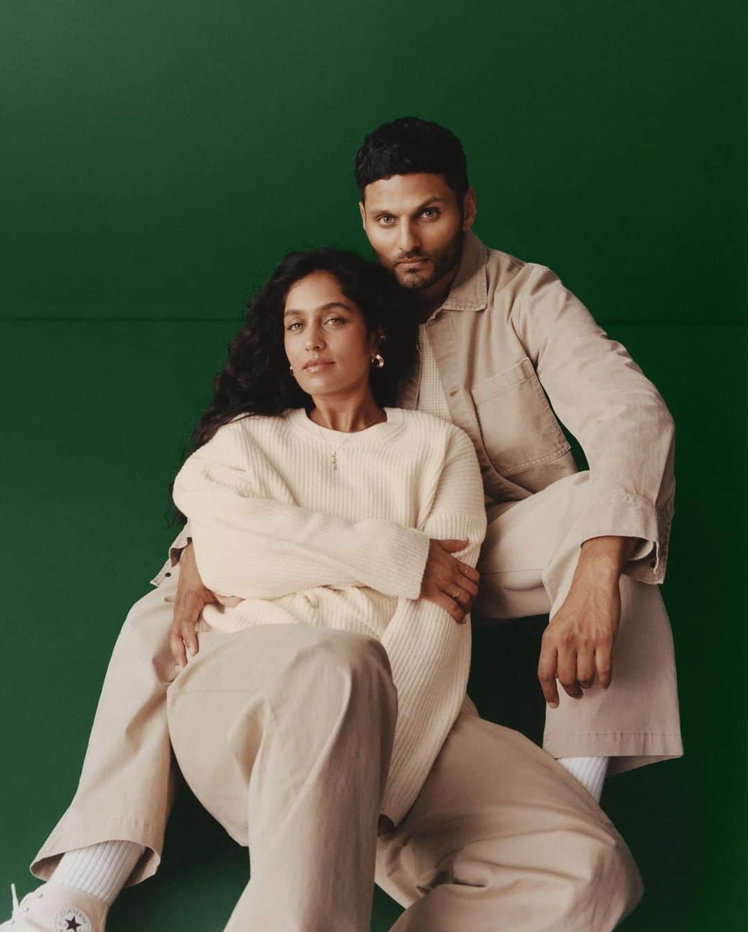 GAPのインスタグラム：「Jay Shetty and Radhi Devlukia in Crewneck Sweaters in CashSoft and men’s Baggy Khakis.   Shop the looks in stories and at gap.com.」