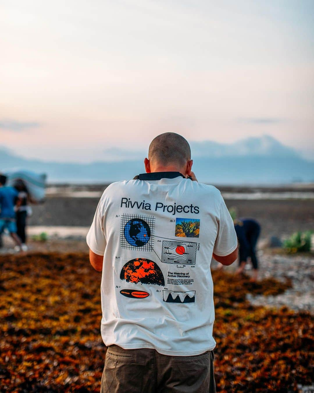 ジュリアン・ウィルソンさんのインスタグラム写真 - (ジュリアン・ウィルソンInstagram)「Stale fish from our little strike mission to indo. 📷 @lawrence_photo  @rivvia.projects  @oakley  @fcs_surf  @sunbum  @jsindustries1  @wastedtalentintl」10月27日 7時07分 - julian_wilson