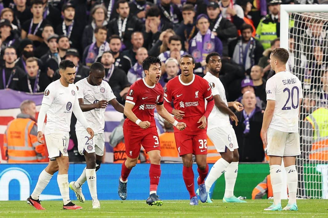 遠藤航のインスタグラム：「EL night 🔥 Glad to win and score my first goal for Liverpool 😊 . #europaleague #win #goal #anfield #liverpool #⚽️  #football #samurai #ynwa  . #リバプール #アンフィールド」