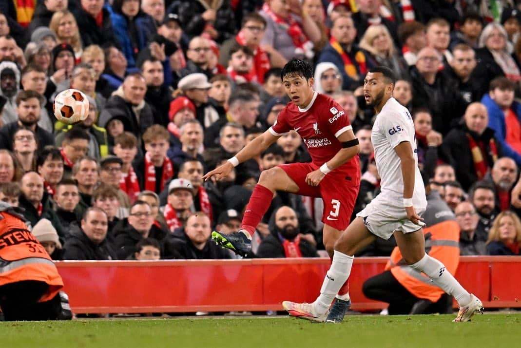 遠藤航さんのインスタグラム写真 - (遠藤航Instagram)「EL night 🔥 Glad to win and score my first goal for Liverpool 😊 . #europaleague #win #goal #anfield #liverpool #⚽️  #football #samurai #ynwa  . #リバプール #アンフィールド」10月27日 7時08分 - endowataru