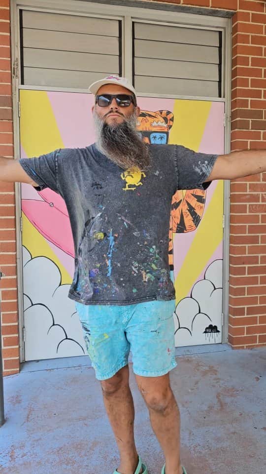 MULGAのインスタグラム：「I understand now because when I was at Malabar Public School I saw a tiger and now I understand ⚡🐯⚡⁣ ⁣ #mulgatheartist #mural #muralart #muralartist #australianstreetart #australianart #art #painting #muralvideo #ArtisticExpressions  #doormural #doorart #surfart #schoolmurals #murals #tigerart #tiger」