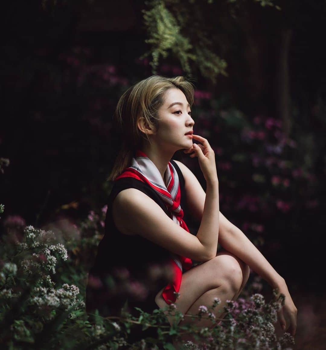 のインスタグラム：「"Good night🌙"  冬が近づいて朝どんどん暗くなってきてるから 毎朝起きるのが辛い… 毎晩「明日の朝は絶対ジムに行こう」 って思うのに毎朝起きれない… 明日こそは行きます！ 行けたらストーリー更新するね🥱  今日は早めにおやすみなさい🥱」