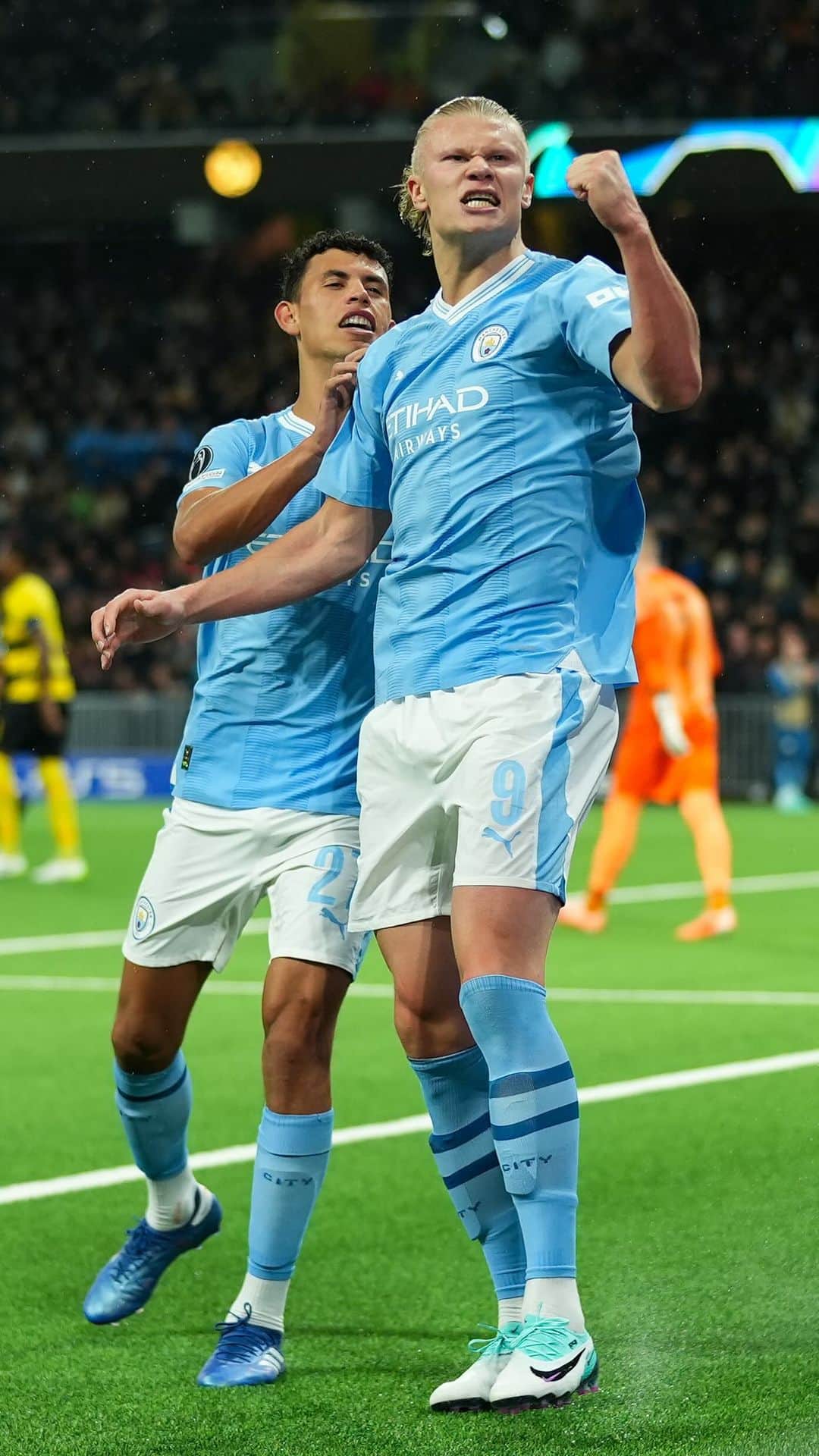 のインスタグラム：「A #UCL brace against Young Boys ✨」