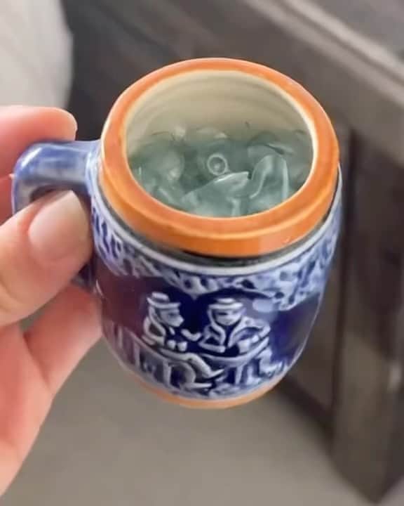 Warby Parkerのインスタグラム：「A contact lenses dump (literally)   📹: carolineplatt1 and cheechedx on TikTok」