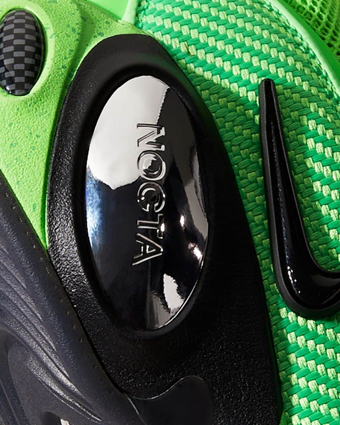 Flight Clubのインスタグラム：「Slime you out. The NOCTA x Nike Glide features a partnership with the Drake-founded sub-label. Fluorescent 'Slime Green' mesh enshrouds the look, accented with subdued hits of black, chrome and carbon fiber. Signature 'bug eye' detailing on the midsole pays homage to the Air Zoom Flight 95, a vintage hoops silhouette popularized by Jason Kidd in the '90s.」