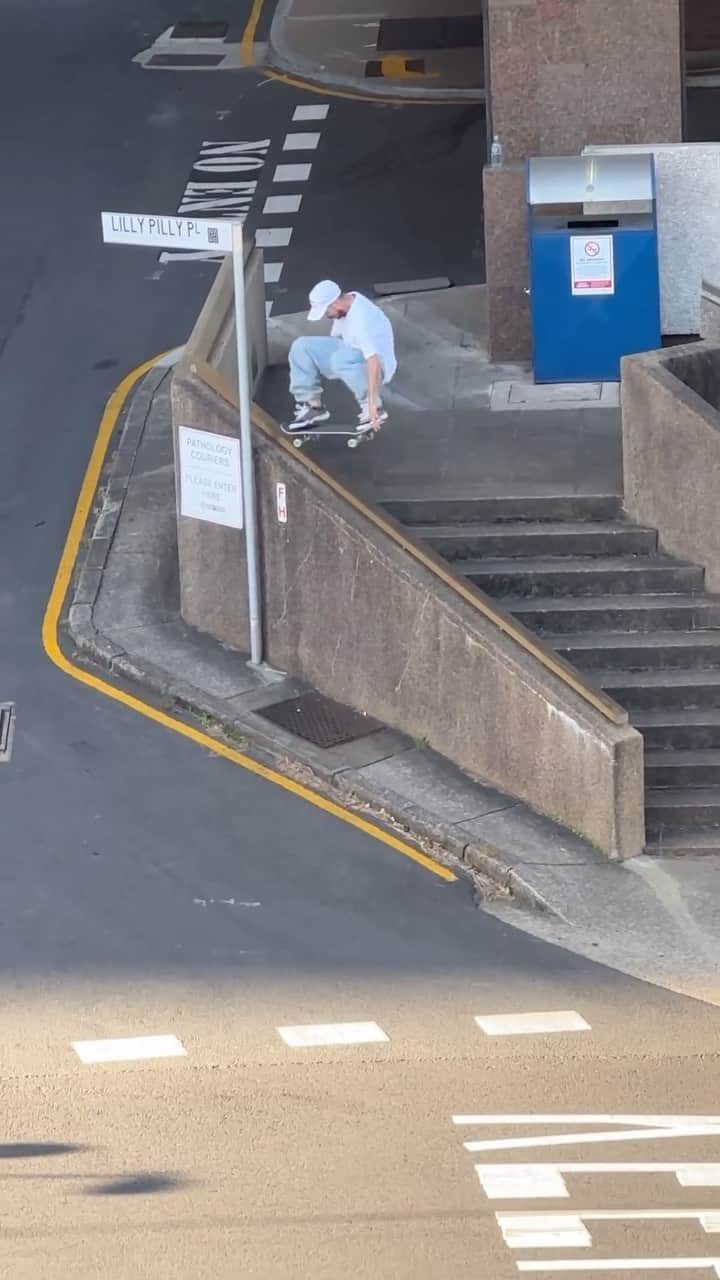 The Berricsのインスタグラム：「Make sure you go wish @tjrogers a very happy birthday today! 🥳 We hope this year is as good as this switch front 360!! 🙏 Happy Birthday TJ! 🎂 #skateboardingisfun #berrics 📲 @redbullskate」