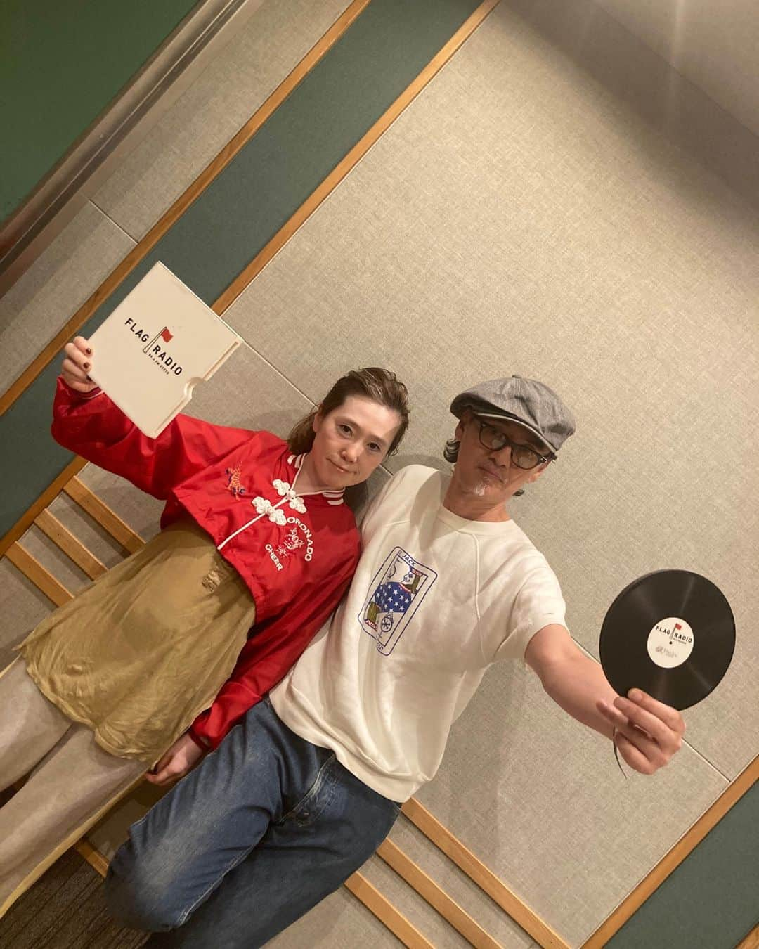 EGO-WRAPPIN'さんのインスタグラム写真 - (EGO-WRAPPIN'Instagram)「今月も、α-STATION「FLAG RADIO」 毎週金曜日はEGO-WRAPPIN’が担当します！   本日21:00から。  今夜も、ふたりのどんな選曲とトークが繰り広げられるのかをお楽しみに！  全国の皆さんもradikoでぜひ聴いてください。  α-STATION「FLAG RADIO」  毎週金曜 21:00～22:00  #egowrappin #エゴラッピン　  #astation #flagradio」10月27日 8時37分 - egowrappin_official