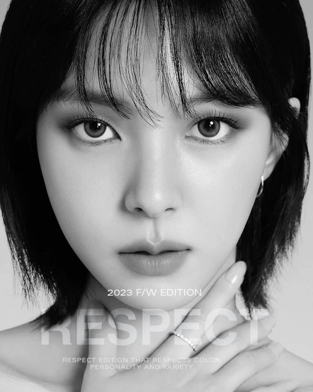 のインスタグラム：「#뷰티테스터 NEW 리스펙 에디션  누드부터 시선을 끄는 개성 강한 컬러까지 누구나 한 번쯤 상상해왔던 멋진 무드.   RESPECT EDITION  리스펙 에디션을 가장 먼저 만나보실 뷰티테스터 50인을 모집합니다.  ✅제공 제품 NEW 리스펙 에디션  -RTW 아이 팔레트 07 웜 베이지  08 쿨 그레이  -라스트 벨벳 틴트 V42 꽤괜 피그  V43 꽤괜 플럼  V44 꽤괜 모카  -글로우 립 틴트 11 누디 보틀  12 코코 보틀  13 마룬 보틀  ✅참여 방법 1. 삐아 공식 계정(@bbia.official) 팔로우! 2. 리스펙 에디션 기대평 댓글에 작성하기 3. 구글폼 작성하기   ✅당첨 인원 총 50인  ✅일정 모집 기간 : 10.27 (금) ~ 10.31 (화) 당첨자 발표 : 11.01 (수) 개별 문자 연락  제품 발송 : 11.03 (금) 리뷰 마감 : ~11.12 (일) 마감  #BBIA #삐아 #리스펙에디션 #리스펙 #가을메이크업 #FW메이크업 #스모키메이크업 #음영메이크업 #라떼메이크업 #뮤트메이크업 #힙한메이크업」