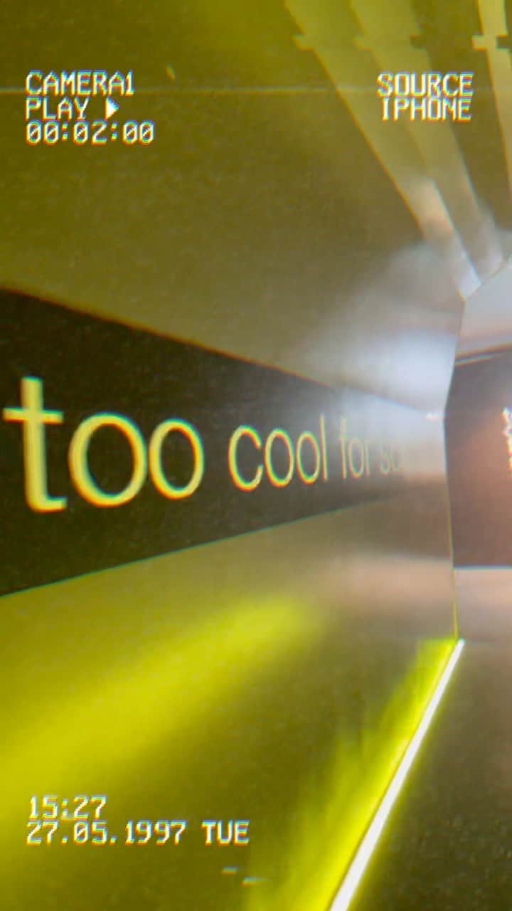 miniのインスタグラム：「韓国コスメブランド🇰🇷 「too cool for school」の名作、バイロダンシェーディングに新色登場します！！ 韓国では国民的シェーディングと呼ばれるスターアイテムです  イエベブルベ、どんな肌色にも馴染むニュートラルなカラー #1.5NEUTRAL が加わるんだって🎀  ミドルトーンの自然な印影がつけられるから、濃く入りすぎて閣下にもならず、シェーディング初心者にもオススメです🥰🍑  お馴染みの涙袋ライナーにも新色登場💏 ぜひ店頭やQoo10でチェックしてみてください🌷🌷🌷  #toocoolforschool」