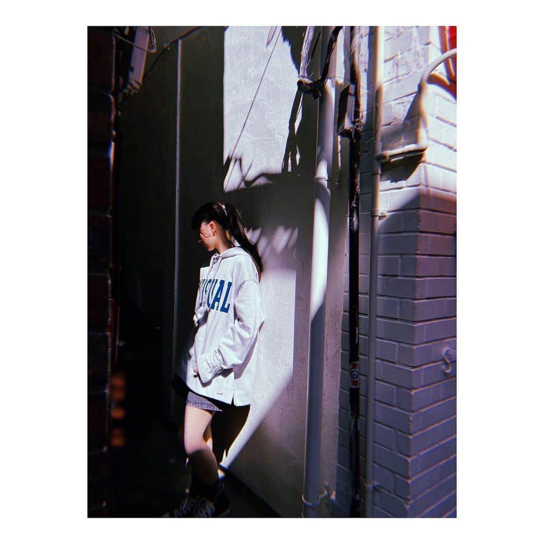 ペイトン尚未さんのインスタグラム写真 - (ペイトン尚未Instagram)「🧢 ・ 「Febri」#並行多元ヒロインズ 連載第4回  お洋服… @rna_official_  #RNA #声優 #03 #トレーナー #キャップ #ジャケット」10月27日 9時06分 - _naomi_payton_
