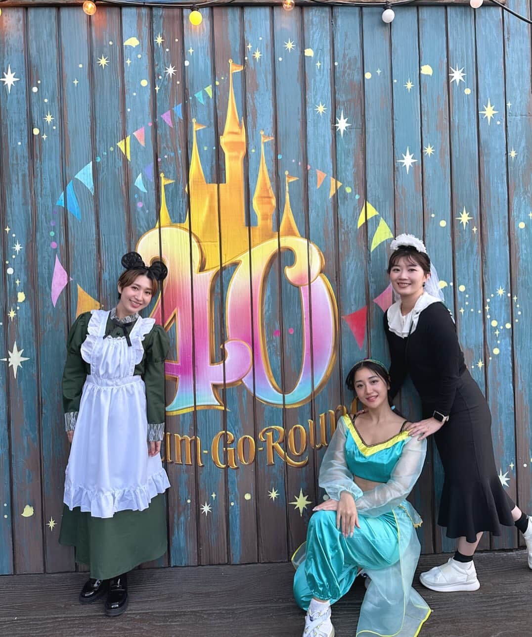 のインスタグラム：「. ℋ𝒶𝓅𝓅𝓎𝕙𝕒𝕝𝕝𝕠𝕨𝕖𝕖𝕟‪🎃🦇🕸  この日の疲れか仕事の疲れかちょっと わかんないくらいに身体たたき おこして日々やってる笑 楽しかった～！！！ JKに写真撮ってもらった あら写真上手ね～とおば達☺️笑 リトルプリンセスがにこにこ笑顔で シャボン玉あてにいってた ゆきエンジェルが素敵だった笑  ディズニークルーズに ホーンテッドマンションのラウンジが できるみたいで発狂してる！！！ 毒々しい酒飲みたい！！！！笑」