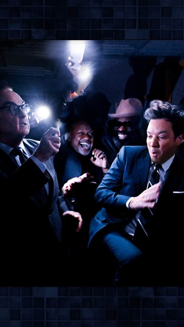 ジミー・ファロンのインスタグラム：「The boys getting hyped before the show tonight 🕺 @theroots #FallonTonight」