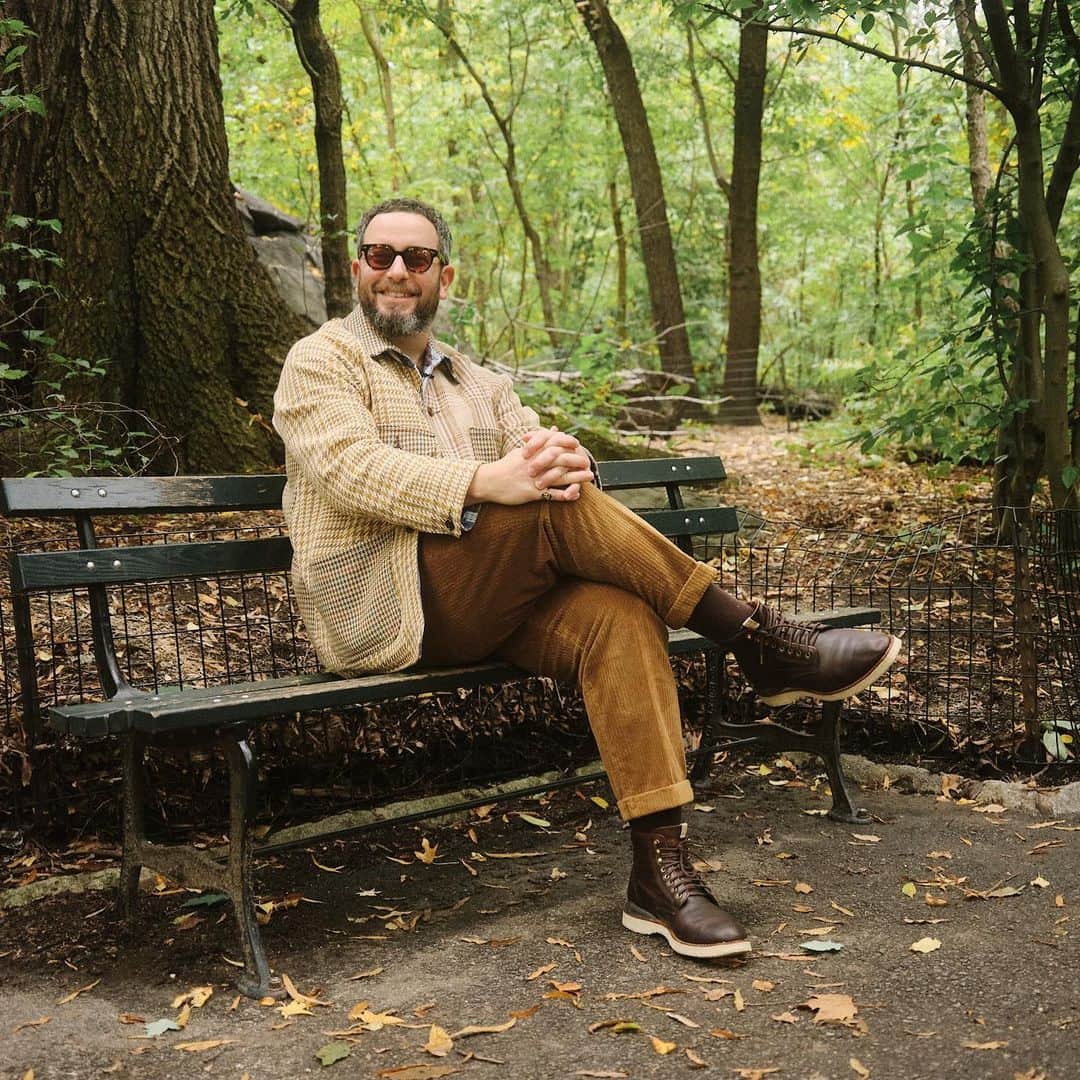 ジーエルシーオーのインスタグラム：「California Editions: GLCO x Josh Peskowitz  Josh Peskowitz is one of the most recognizable names in fashion’s inner circles. His long career in media and retail has made his perspective a sought-after commodity for designers and businesses across the fashion industry. As a long-time friend of GLCO, he continues to inspire us through his impeccable style and continued passion for education, self-expression and innovation in fashion.」